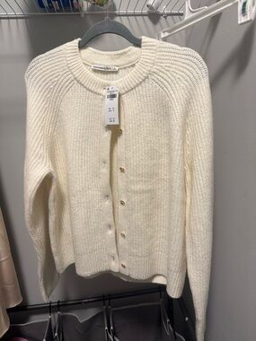 Abercrombie & Fitch Ivory Ribbed Button Cardigan